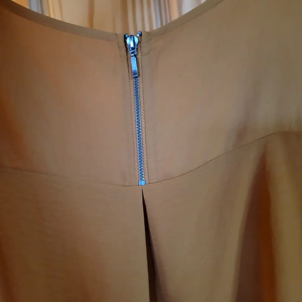 Maurices Short Sleeve Tunic Top — Rust Tan - Picture 4 of 4
